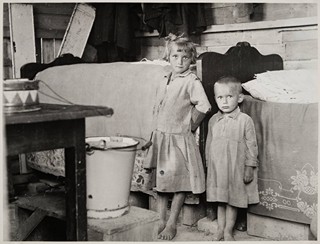 Il´ja Jozef Marko (1907-1980) - SOUBOR PĚTI FOTOGRAFIÍ SE SOCIÁLNÍ TÉMATIKOU