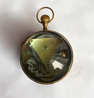 Mechanické stolní hodiny