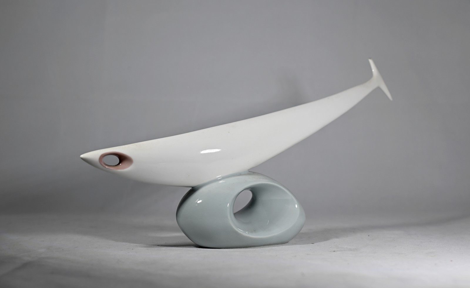 Jaroslav Ježek (1923 - 2002) - Soška, Ryba, Karlovarský porcelán