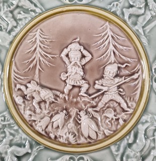 Olomučany - Keramický talíř s motivem lesních mužíčků