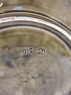 Olomučany - Keramický talíř s motivem lesních mužíčků