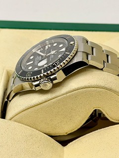 ROLEX
SUBMARINER DATE
126610LN