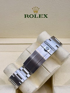 ROLEX
SUBMARINER DATE
126610LN