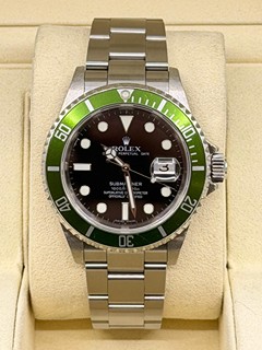 ROLEX
SUBMARINER KERMIT
16610LV