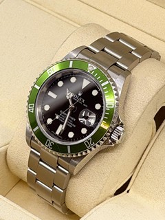 ROLEX
SUBMARINER KERMIT
16610LV