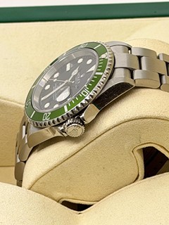 ROLEX
SUBMARINER KERMIT
16610LV