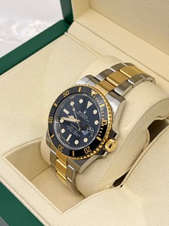ROLEX
SUBMARINER DATE
116613LN