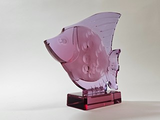 André Fau (1896 - 1982) - Art deco alexandritová skleněná socha ryby, Ingrid, Československo, 1935