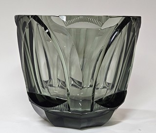 Rudolf Hloušek (1909 - 1992) - Art deco váza z kouřového skla, Železný Brod