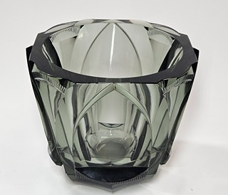 Rudolf Hloušek (1909 - 1992) - Art deco váza z kouřového skla, Železný Brod