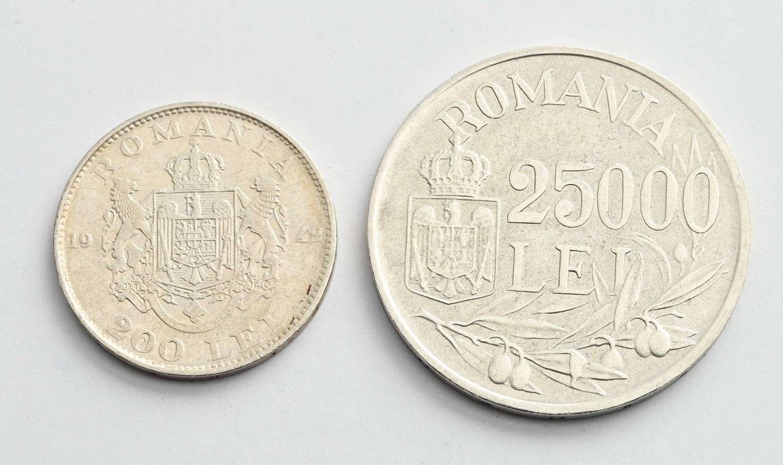 2 STŘÍBRNÉ OBĚŽNÉ MINCE