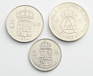 DVĚ STŘÍBRNÉ A 1 MĚDINIKLOVÁ MINCE 5 KRONOR
