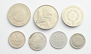 8 OBĚŽNÝCH A PAMĚTNÍCH MINCÍ