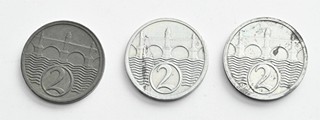 TŘI OBĚŽNÉ MINCE: 2 HALÉŘE