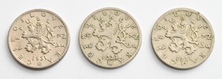 TŘI OBĚŽNÉ MINCE: 50 HALÉŘŮ