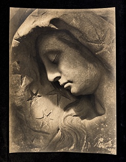 Josef Sudek (1896 - 1976) - Busta Anny Svídnické z triforia Katedrály svatého Víta v Praze