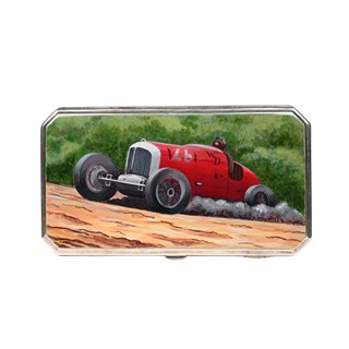 Smaltované stříbrné pouzdro se závodním vozem, Art Deco
