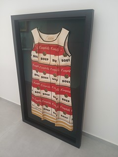 Andy Warhol (1928 - 1987) - Ikonické šaty