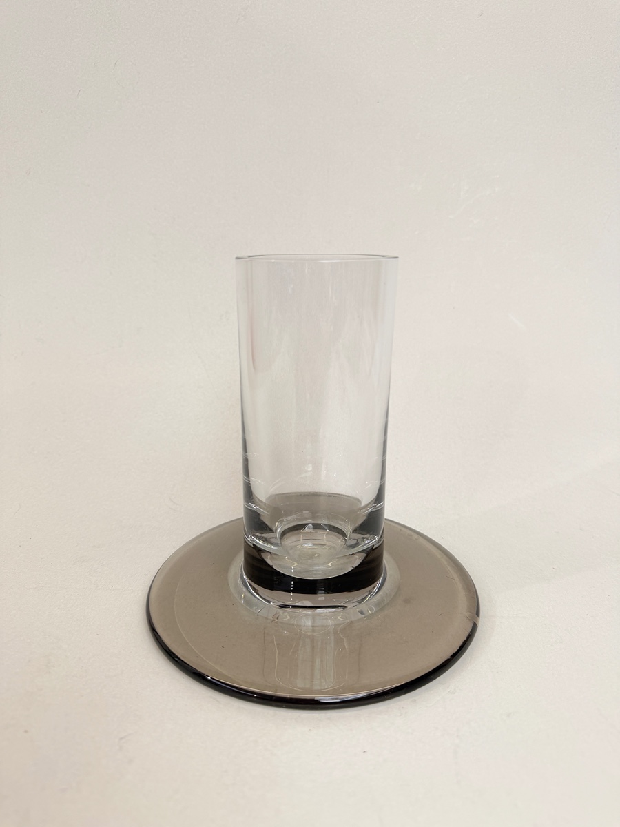 Jiřina ŽERTOVÁ (1932) - Minimalistická váza na širokém talíři