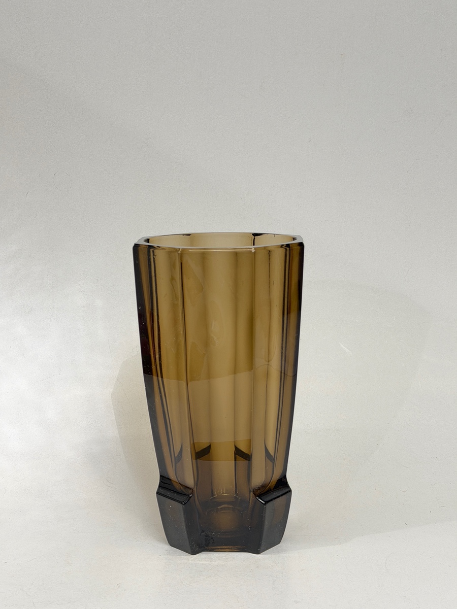 Rudolf Schrötter (1887–1954) - Meziválečná avantgarda – Geometrická kónická váza
