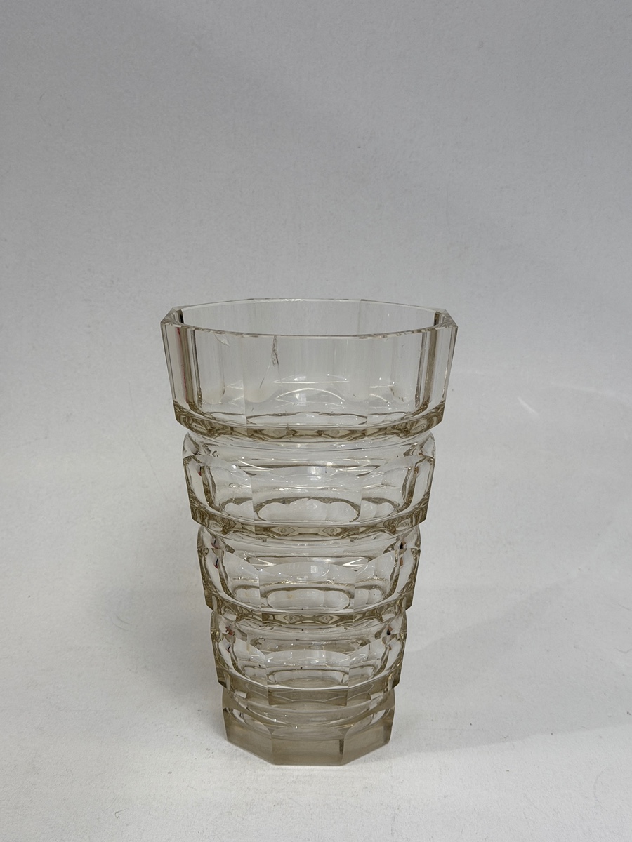 Josef Hoffmann (1870 - 1956) - Krystalická architektura – Stupňovitá geometrická váza