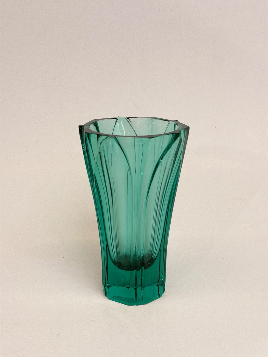 Milena Velíšková (1917–2004) - Broušená křišťálová váza s původní etiketou – Bohemia Glass