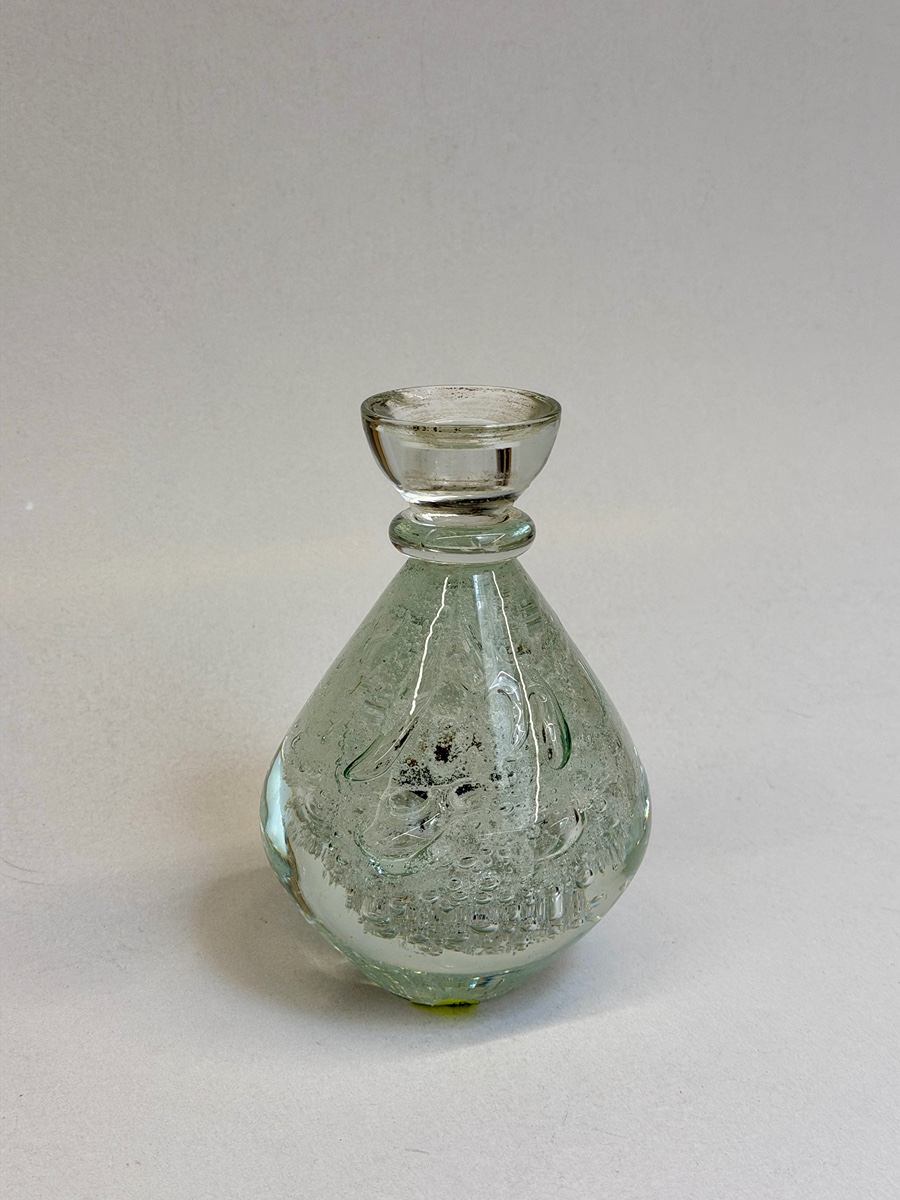 Jiřina Žertová (1932) - Elegantní skleněný svícen se strukturou bublin