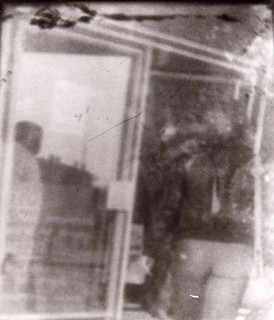 Miroslav Tichý (1926 - 2011) -  Ve dveřích