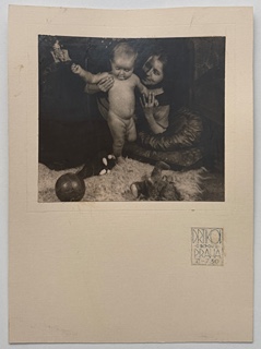 Drtikol František (1883 – 1961) - Matka s dítětem (Intimní portrét z ateliéru)