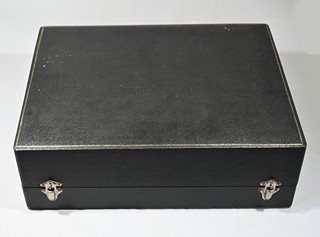 Stříbrný čajový servis STERLING, v Etui