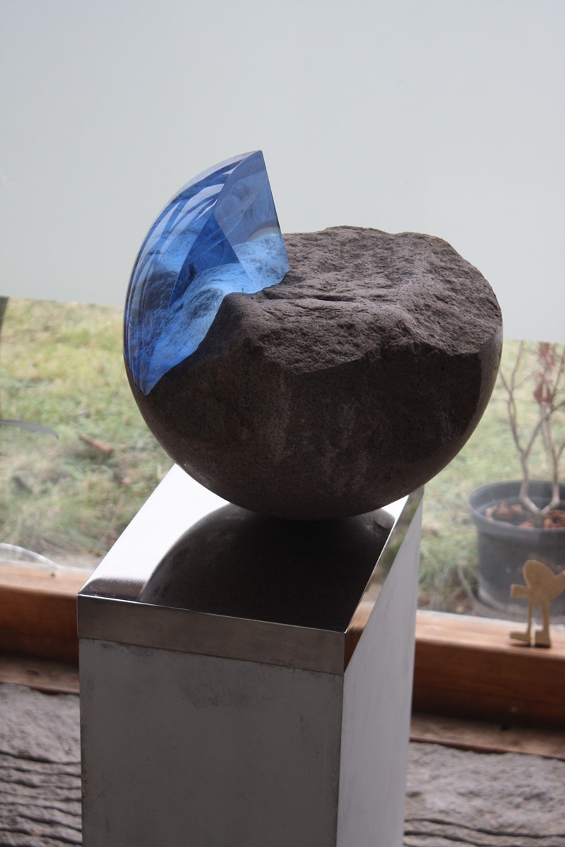 Zdenek Hůla (1948) - A sphere with a blue segment