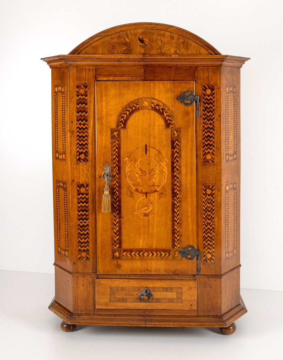 FOLK WARDROBE