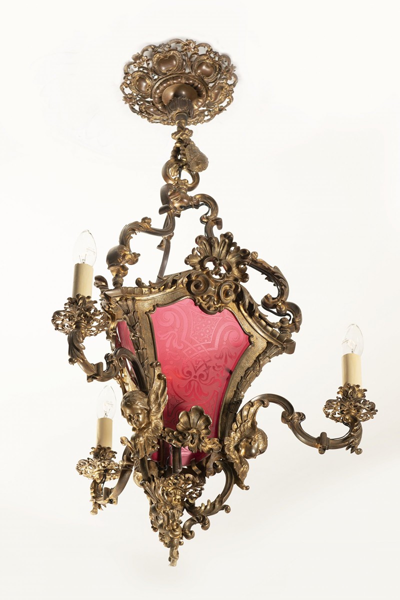 ROCOCO-STYLED CHANDELIER