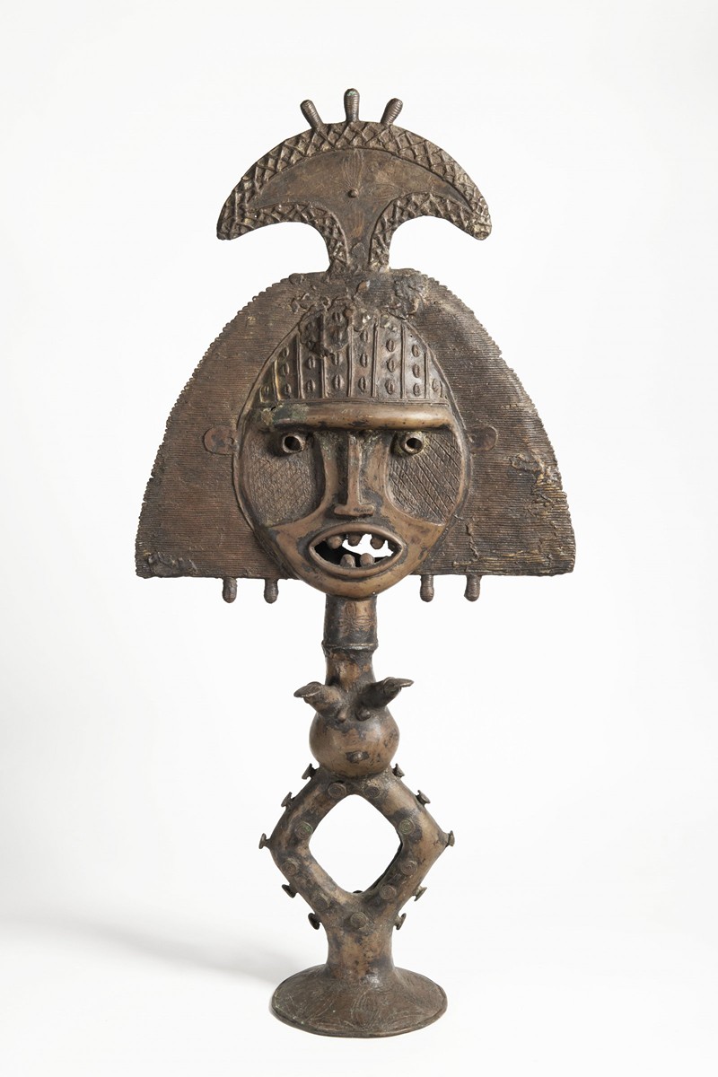 FIGURAL SCULPTURE IN THE GABONESE STYLE