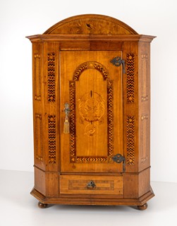 FOLK WARDROBE