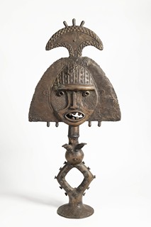 FIGURAL SCULPTURE IN THE GABONESE STYLE