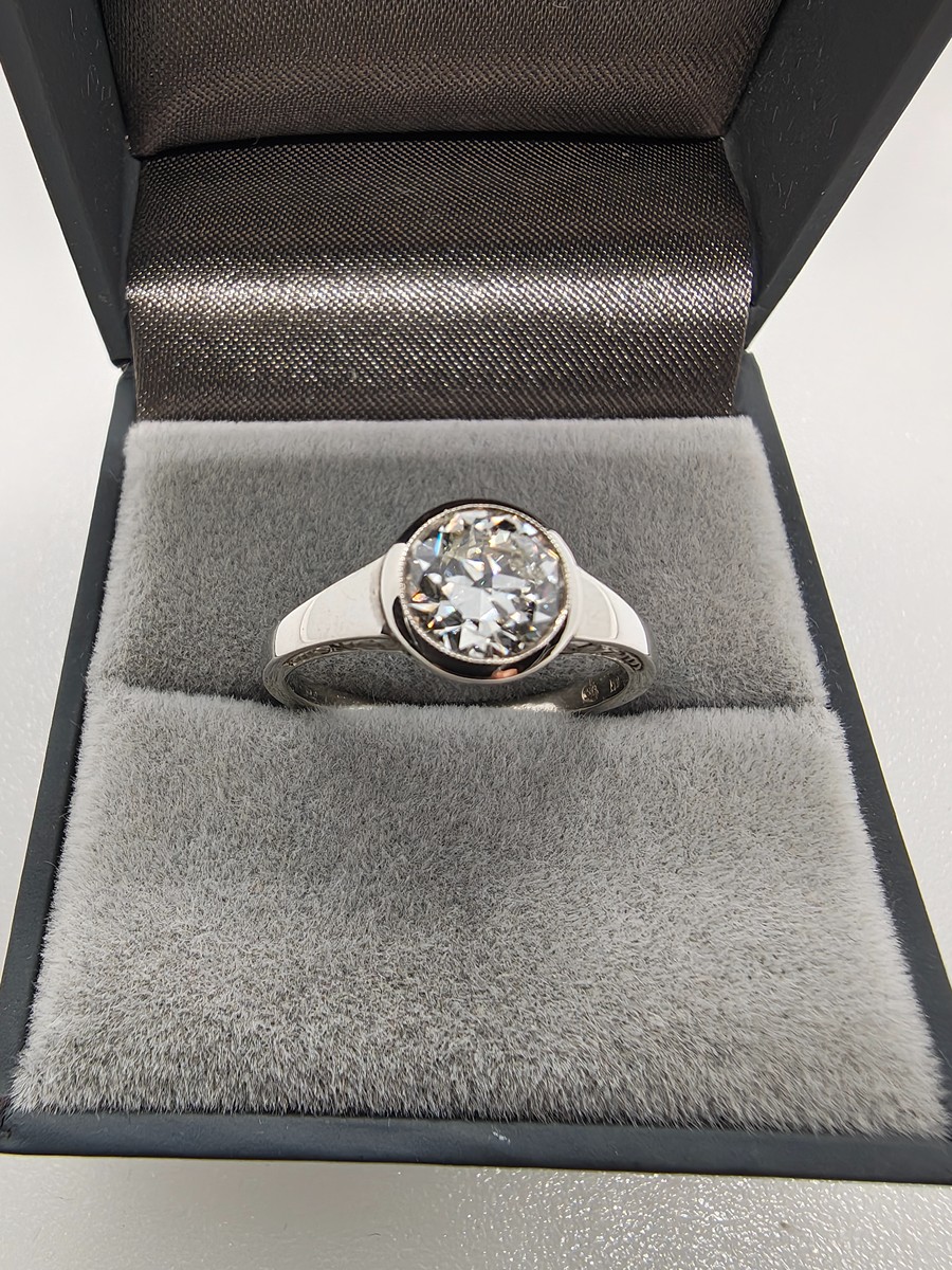 ZLATÝ PRSTEN S DIAMANTEM 0,98 CT – ODBORNÝ POSUDEK DR. JAROSLAVA HYRŠLA