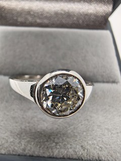 ZLATÝ PRSTEN S DIAMANTEM 0,98 CT – ODBORNÝ POSUDEK DR. JAROSLAVA HYRŠLA