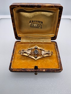 ZLATÁ SECESNÍ BROŽ S DIAMANTOVÝMI ROUTAMI 0,50 CT