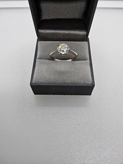 ZLATÝ PRSTEN S PŘÍRODNÍM DIAMANTEM 1,53 CT – ODBORNÝ POSUDEK DR. JAROSLAVA HYRŠLA