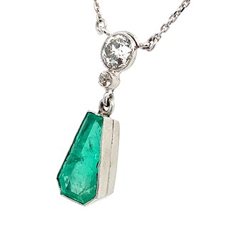 Luxusní kolier s diamanty a smaragdem | Art deco | Československo 1930 | znalecký posudek