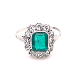 Prsten s diamanty a smaragdem | Art deco | Československo 1930 | platina | znalecký posudek