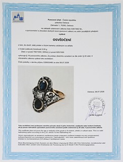 Zlatý prsten s přírodními safíry a vzácně bílými diamanty - certifikováno
