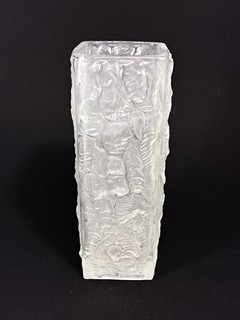 Urban Vladislav - Lisovaná váza Moravia- Sklo Union Rosice, výška 20 cm