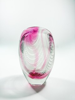 Schwedler Rudolf - Skleněná vázička -růžová s proužky z bublin, 13 cm