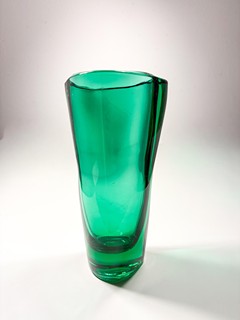 Vízner František - Zelená trojhranná váza, 20 cm
