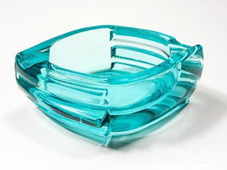 Brabec Jiří - Popelník-modré lisované sklo, šířka 13 cm