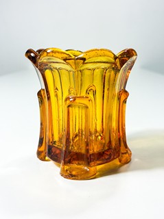 Schrötter Rudolf - Malá ambrová vázička, 7 cm