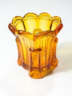 Schrötter Rudolf - Malá ambrová vázička, 7 cm