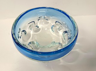 Paleček Ladislav - Krásná modrá mísa z hutního skla, průměr 20 cm